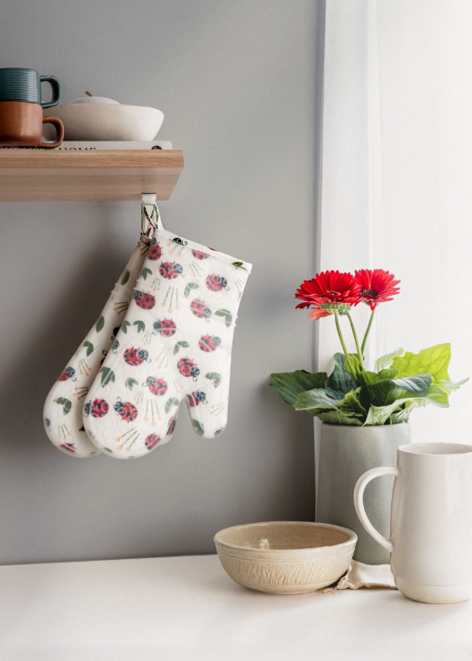 Funjobs Lady Bird Silicone Oven Mitts - 1 Pair
