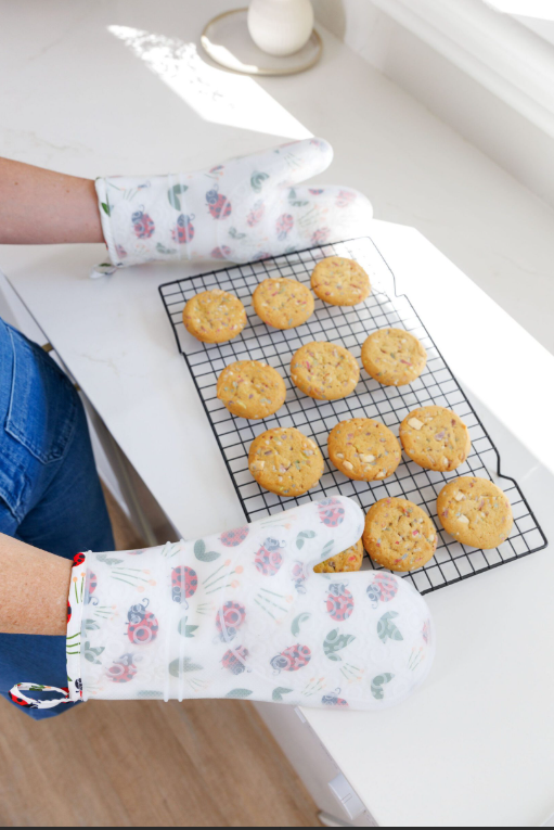 Funjobs Lady Bird Silicone Oven Mitts - 1 Pair