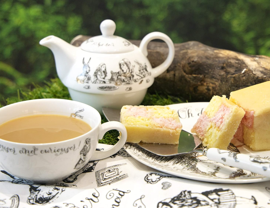 Victoria & Albert Alice In Wonderland Cake Slice