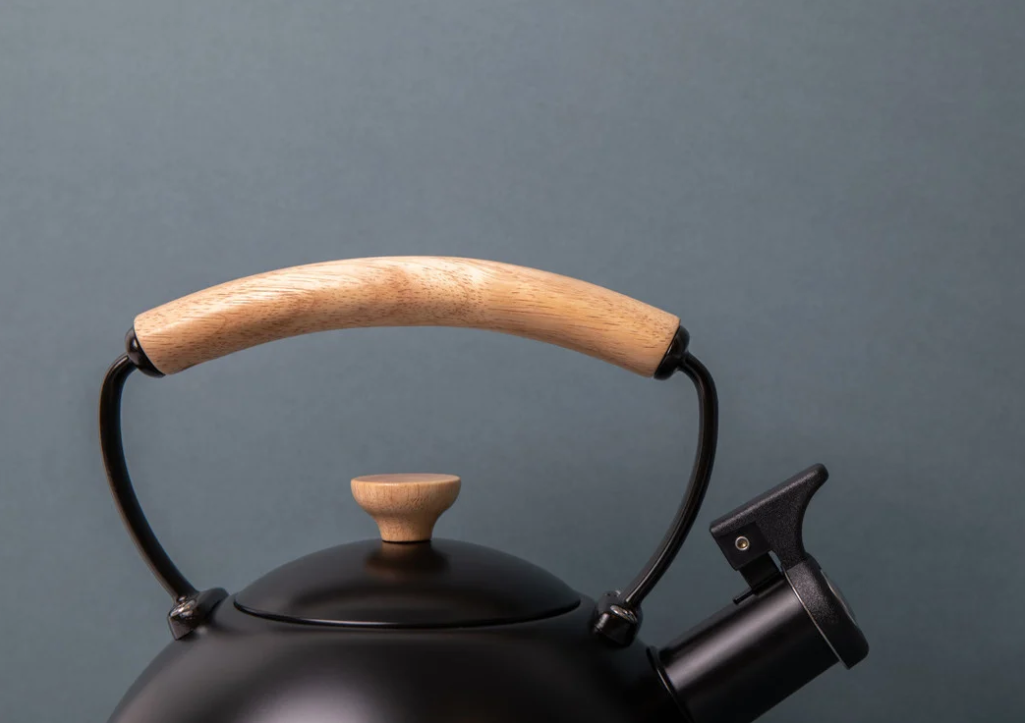 La Cafetiere Stovetop Whistling Tea Kettle With Beechwood Handle 1.6l Black