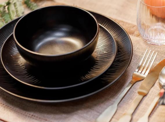 Mikasa Jardin Midnight 12-piece Stoneware Dinner Set - Black