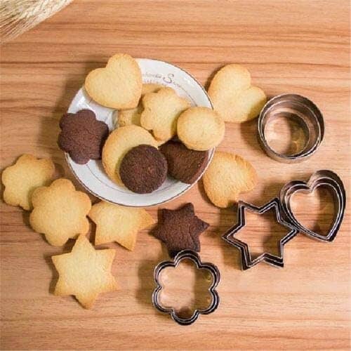 My Kitchen Addiction - Stainless Steel Cookie Cutters - Pack Of 12 Cookie Cutters & Plungers The Cooks Kitchen 