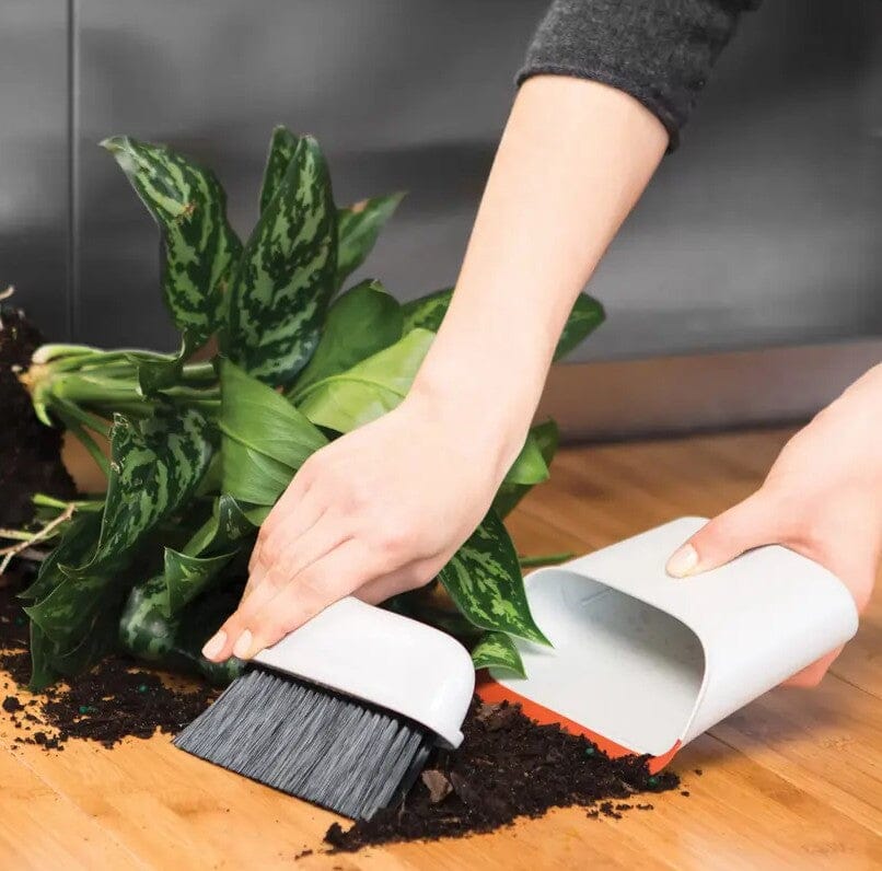 Oxo Good Grips Compact Dustpan & Brush Set Cleaning Equipment The Cooks Kitchen 
