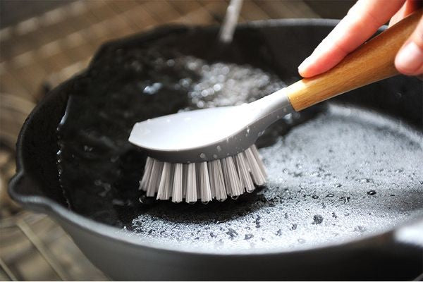 Full Circle Tenacious C Cast Iron Brush